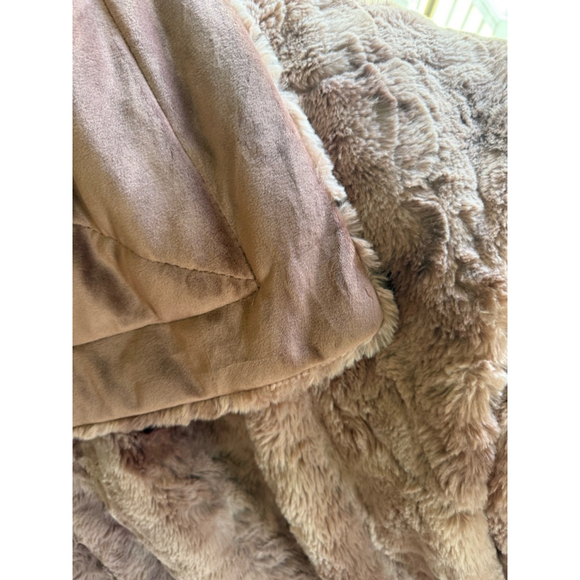 Lovesac footsac Throw Blanket Pink -Rose ice Dyed Phur - Picture 4 of 5